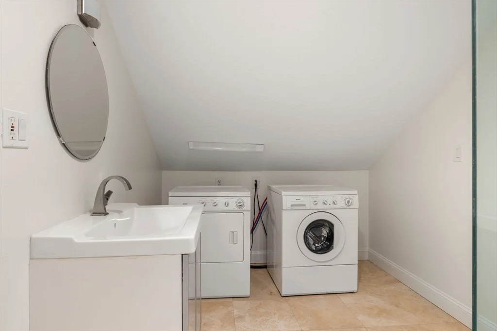 178 Hyde Park Ave, Jamaica Plain