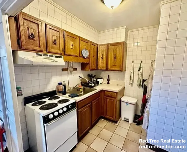 912 Beacon St, Fenway