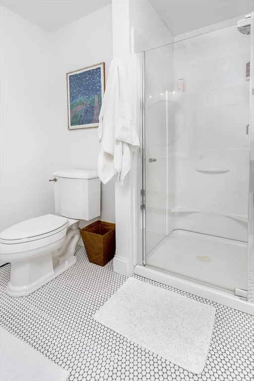 5 Stacey Ct, Marblehead