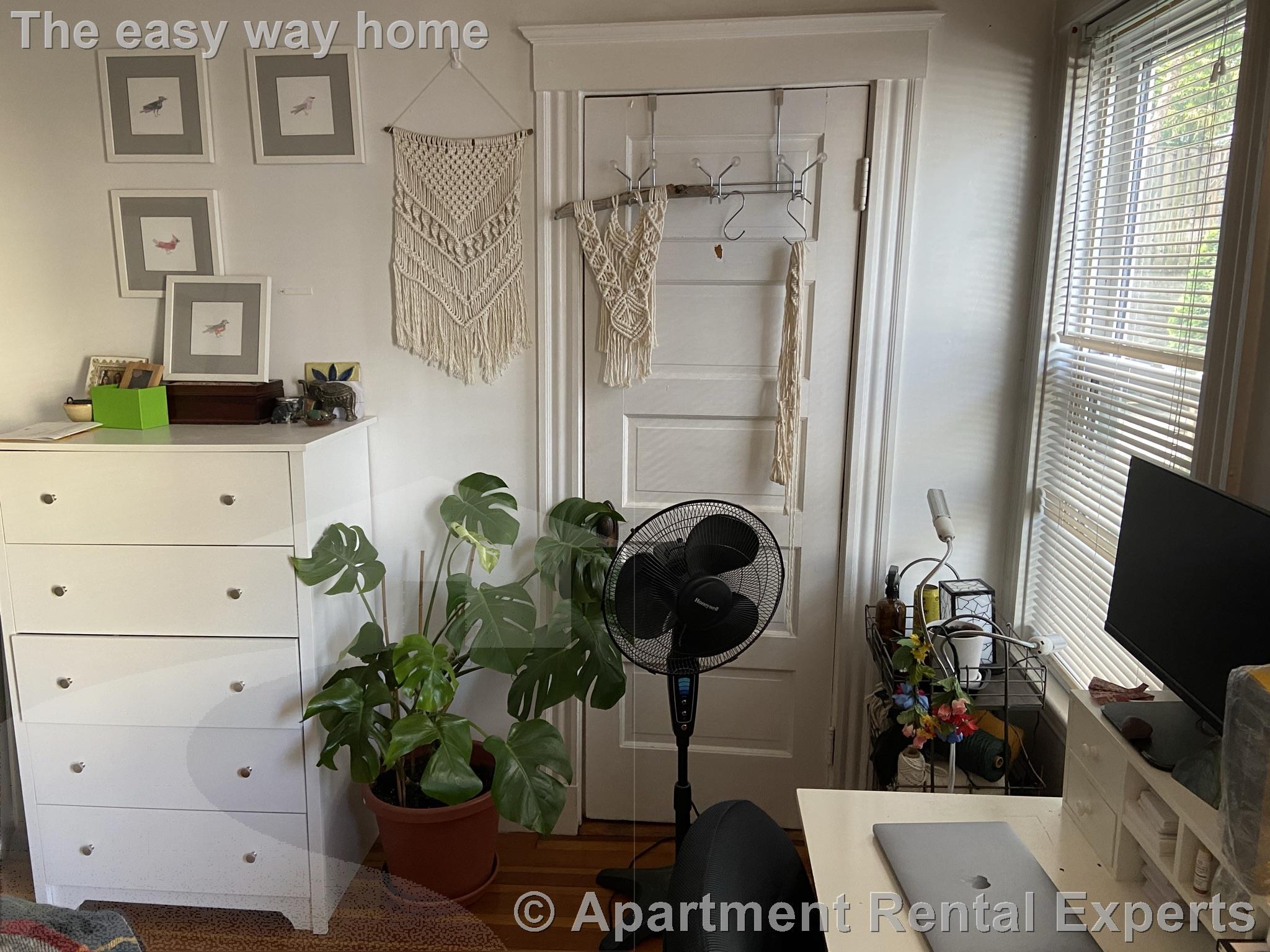 10 Cambridge Terr, Porter Square