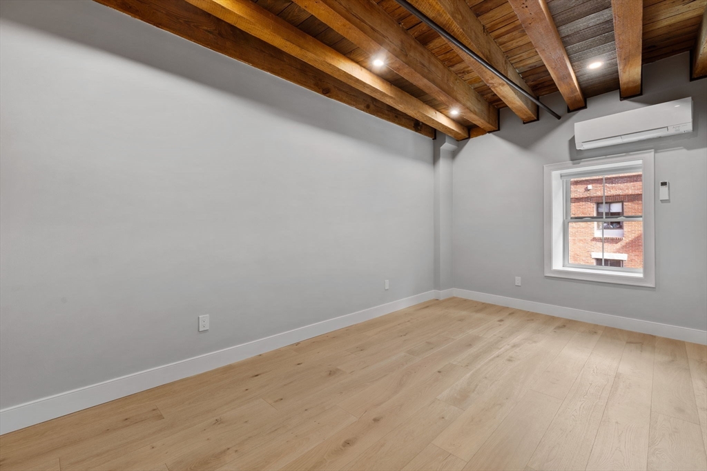 99 Fulton St, North End