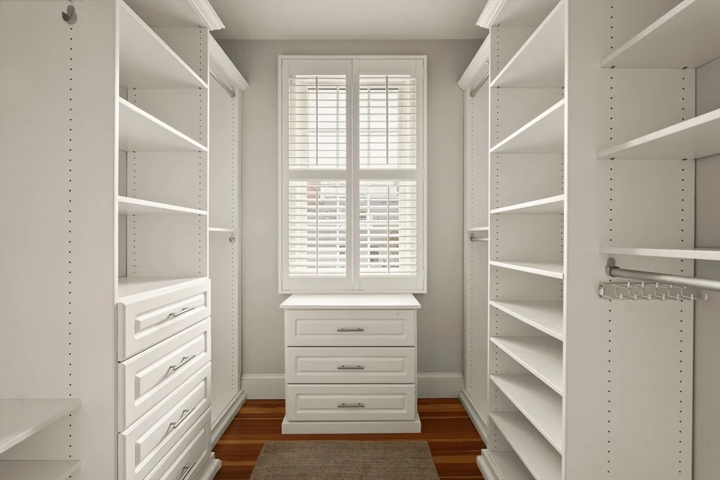 59 Harbor Ave, Marblehead Neck