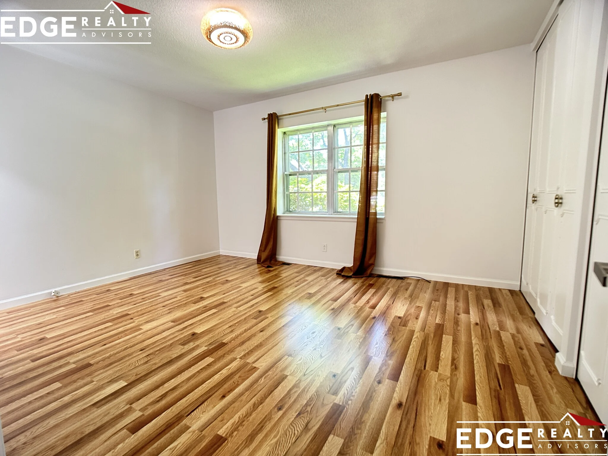 100 Lake Shore Rd, Brighton