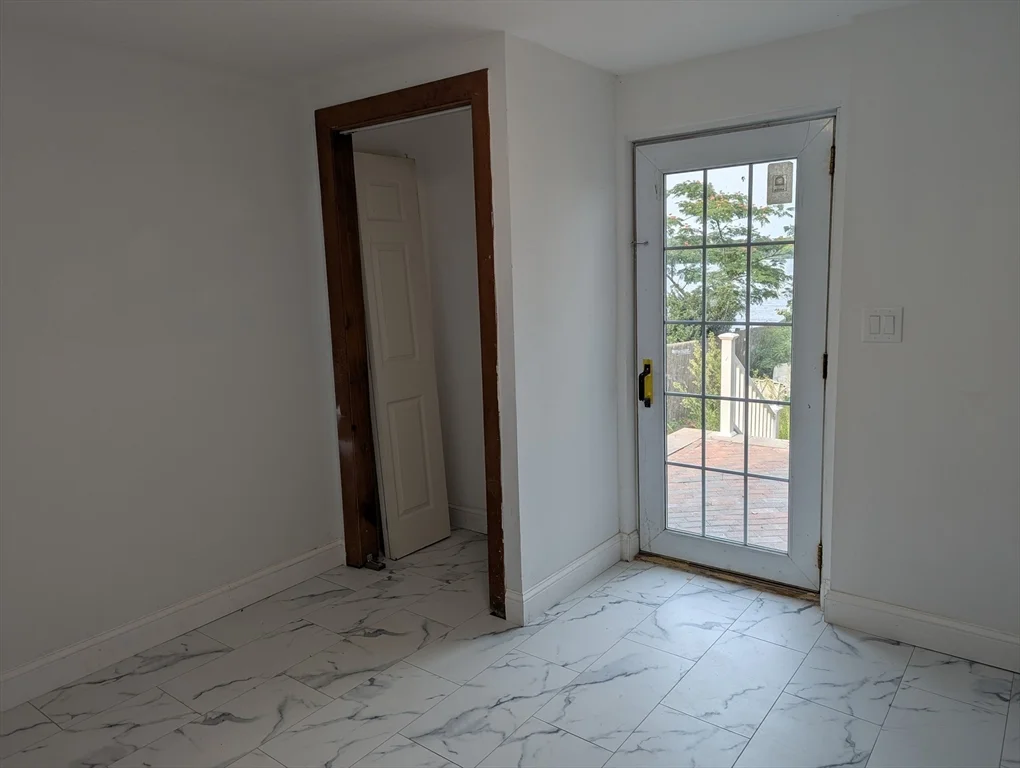 144 Lake Shore Dr, Weymouth