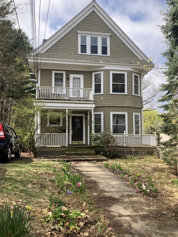 235 Fairmount Ave, Hyde Park