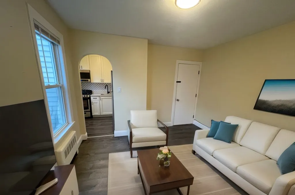 87 Winthrop Shore Dr, Winthrop