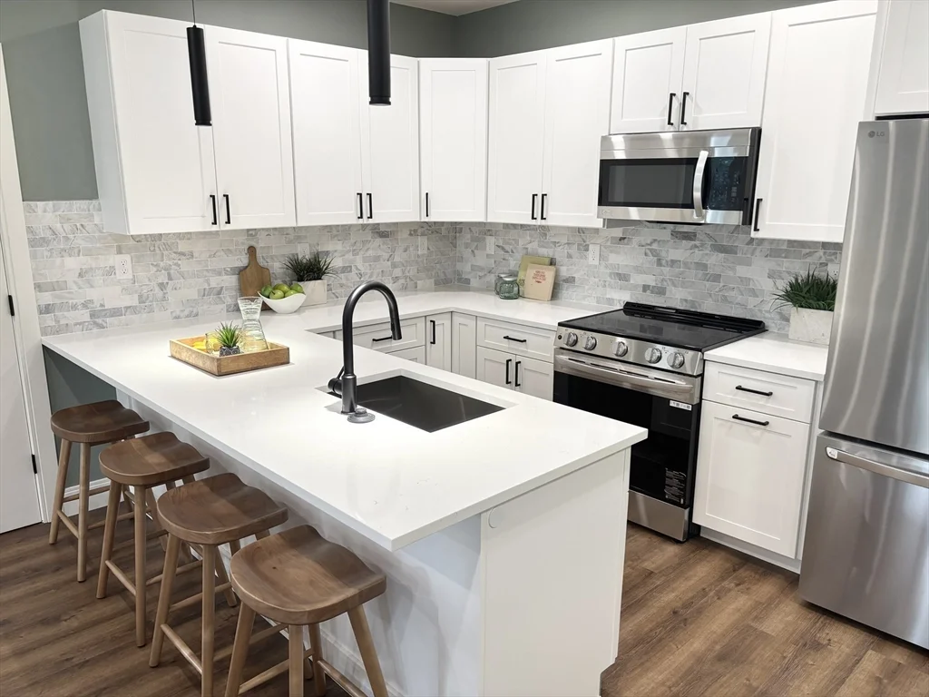 1391 Main St, Walpole