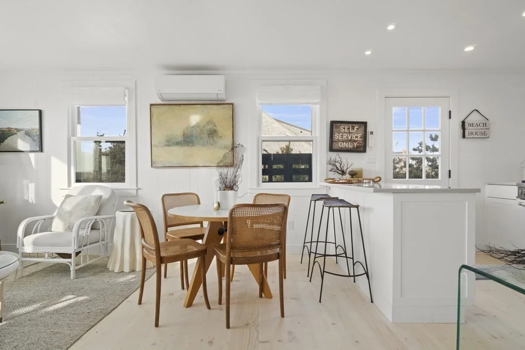 8 Maine Ave, Madaket