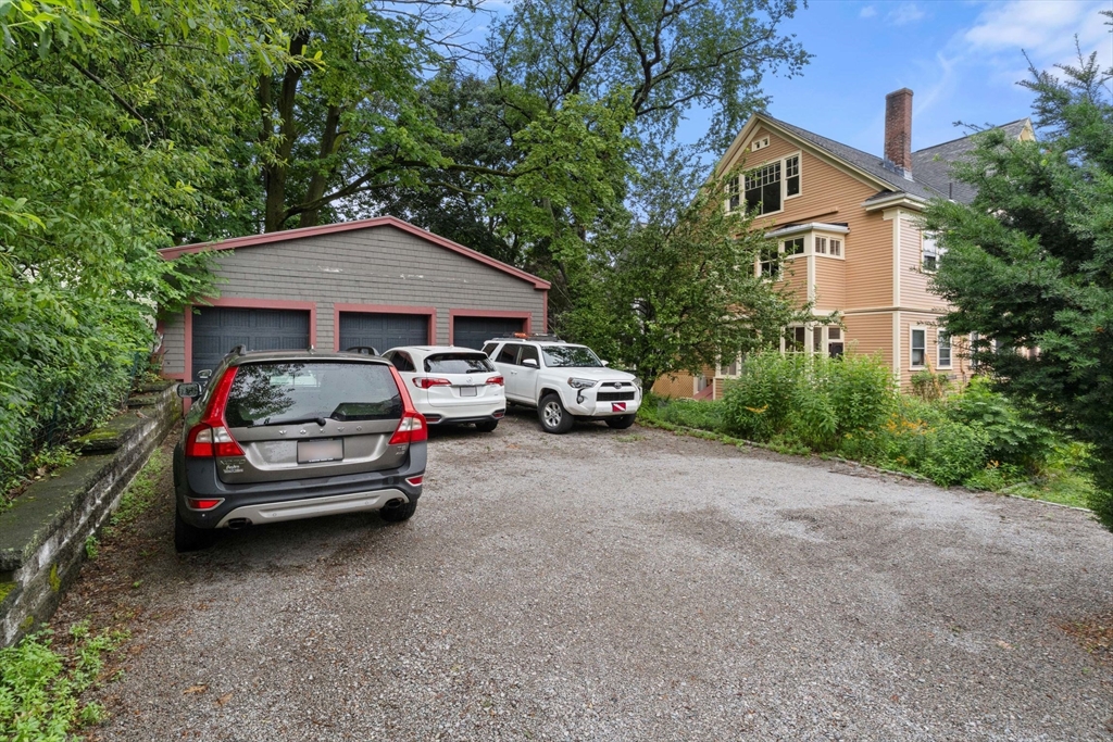 148 Lakeview Ave, West Cambridge