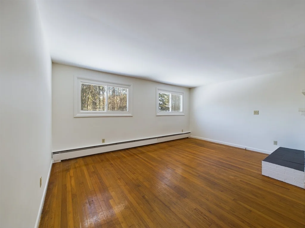 97 Old Post Rd, Sharon