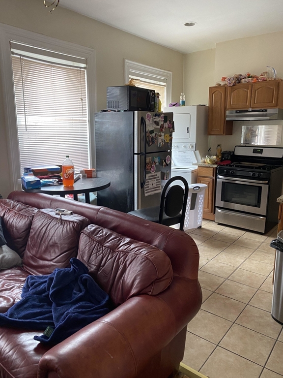 227 Roxbury, Roxbury