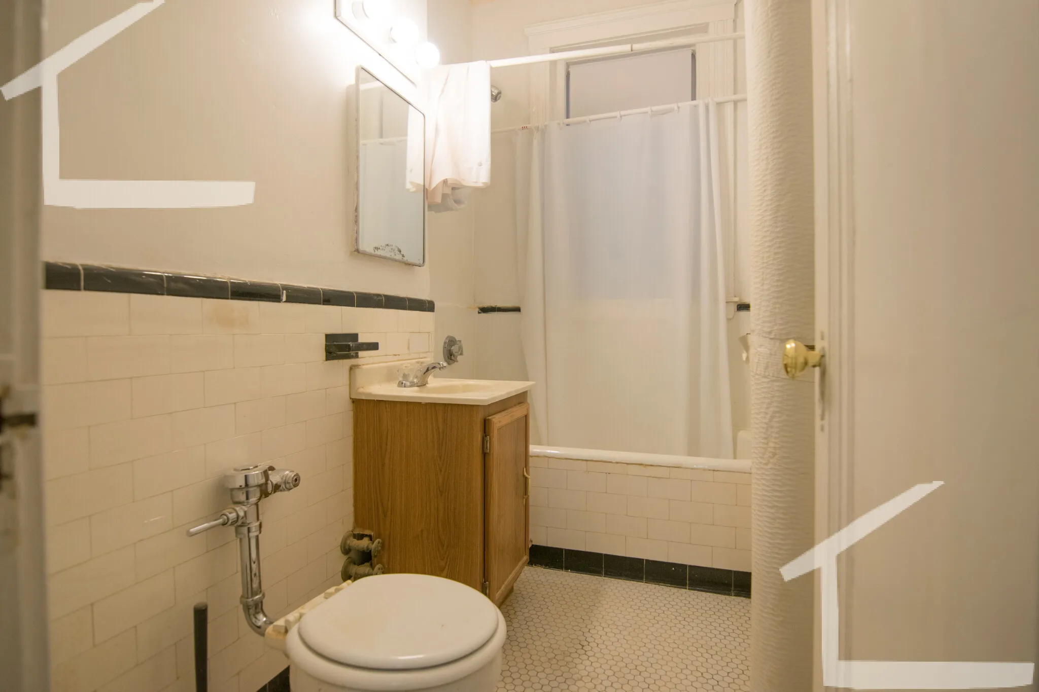 1687 Commonwealth Ave, Brighton