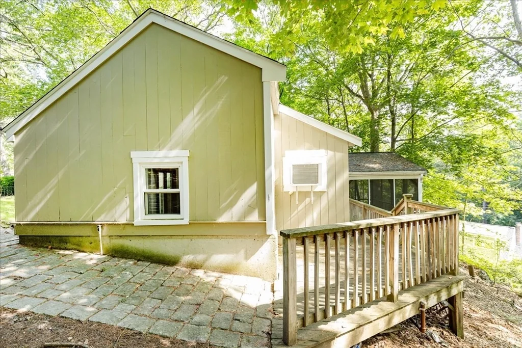 17 Boulder Rd, North Lexington