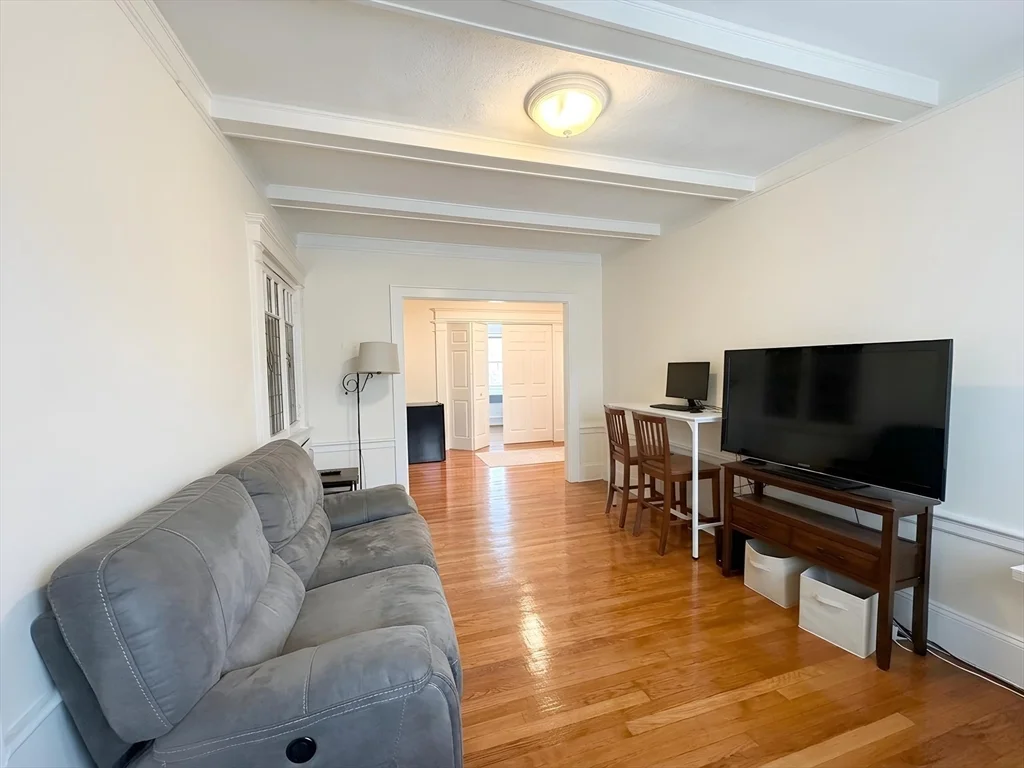 1472 Commonwealth Ave, Brighton