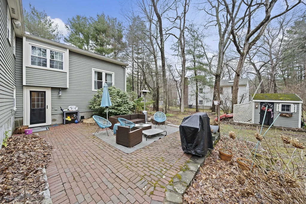 20 Trayer Rd, Canton