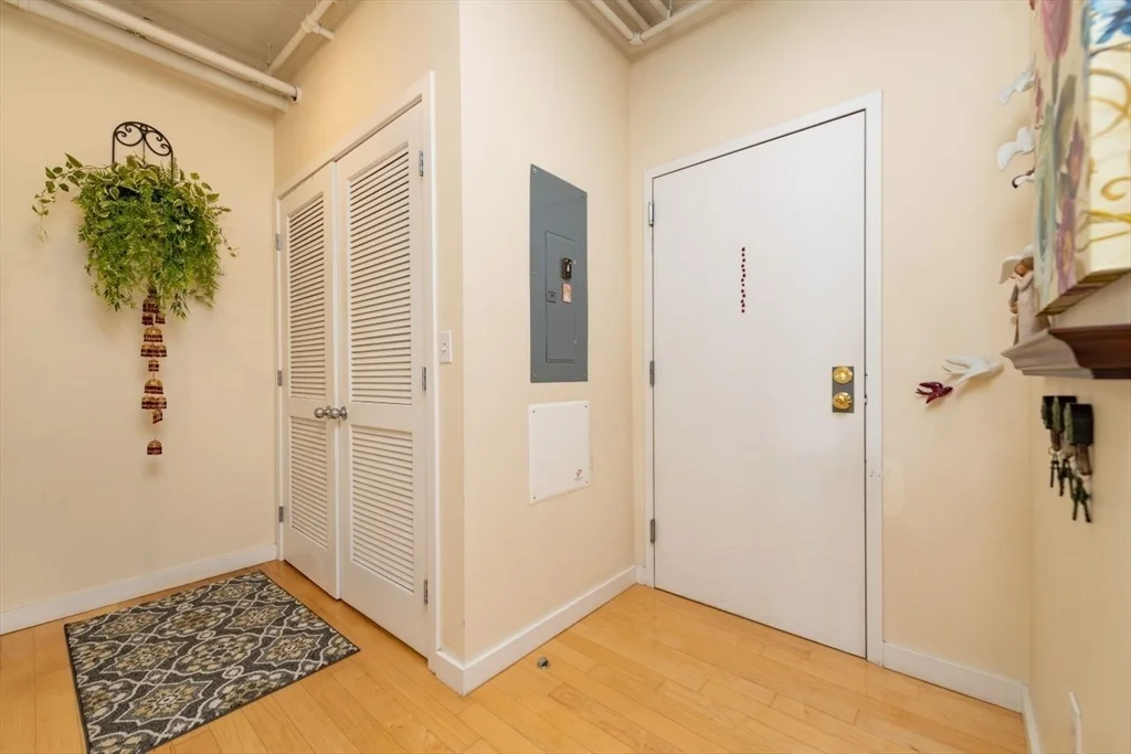 210 South St, Leather District