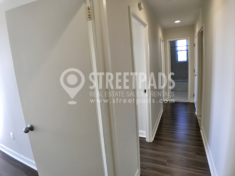 700 Huron Ave, Strawberry Hill