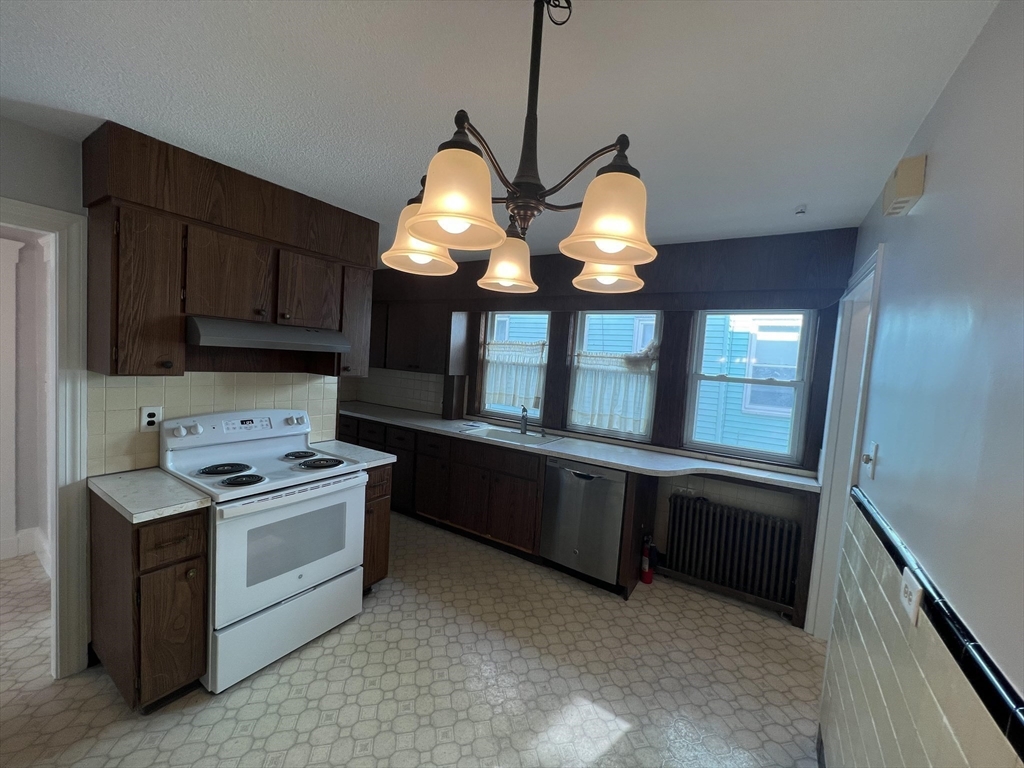 213 Forest St, Medford