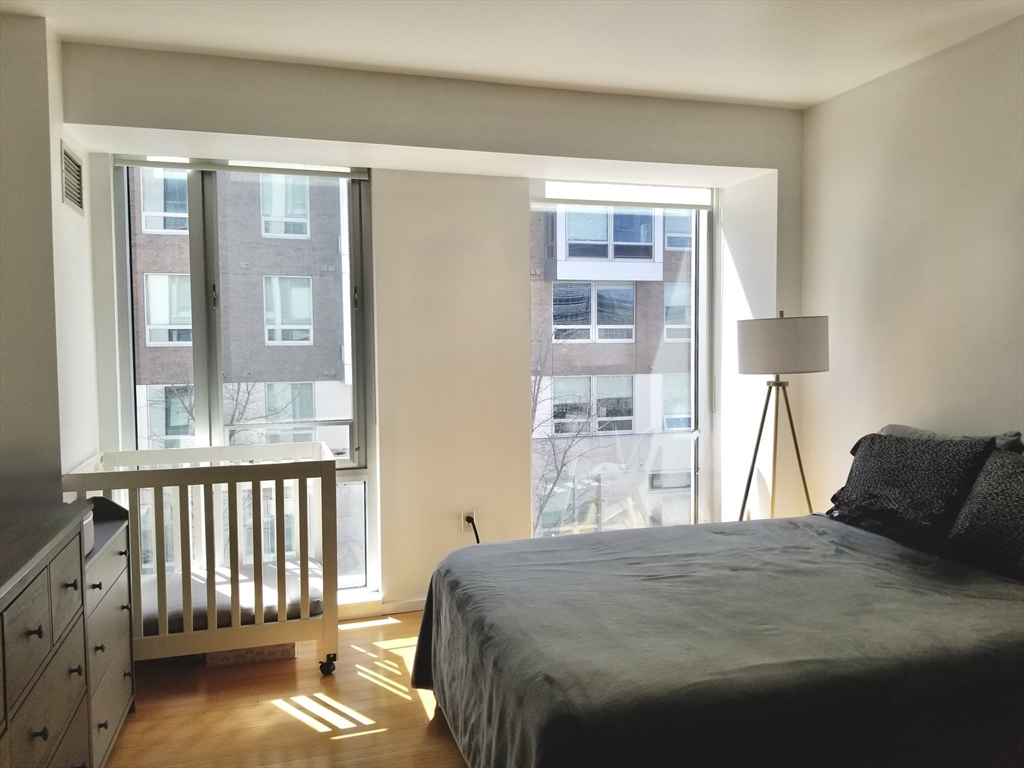 2 Earhart, East Cambridge