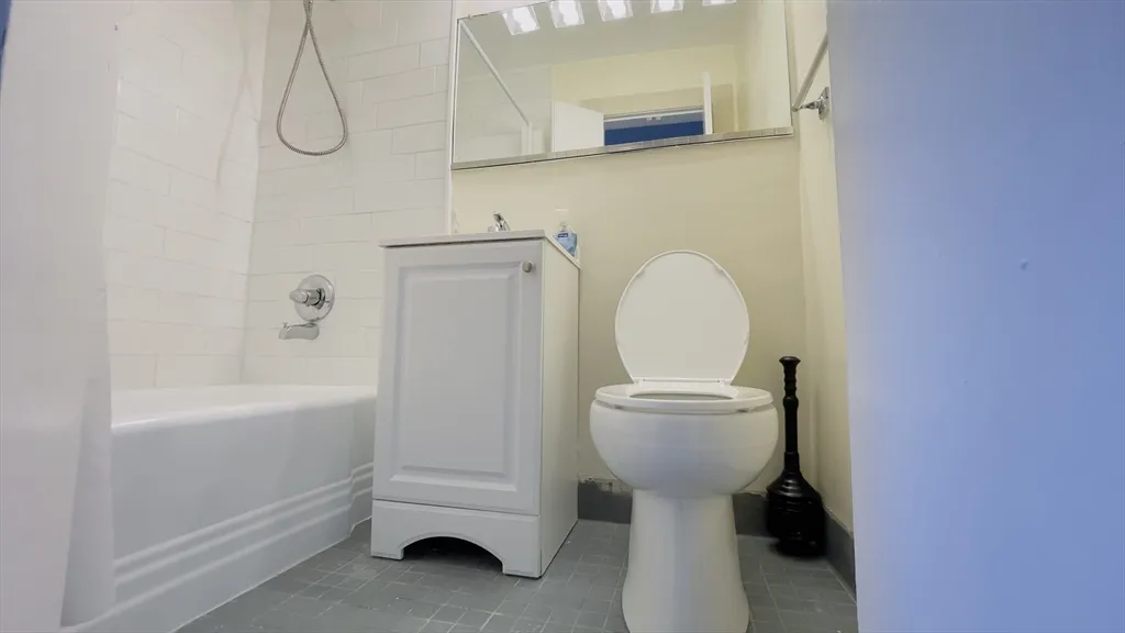 140 Chestnut, Springfield