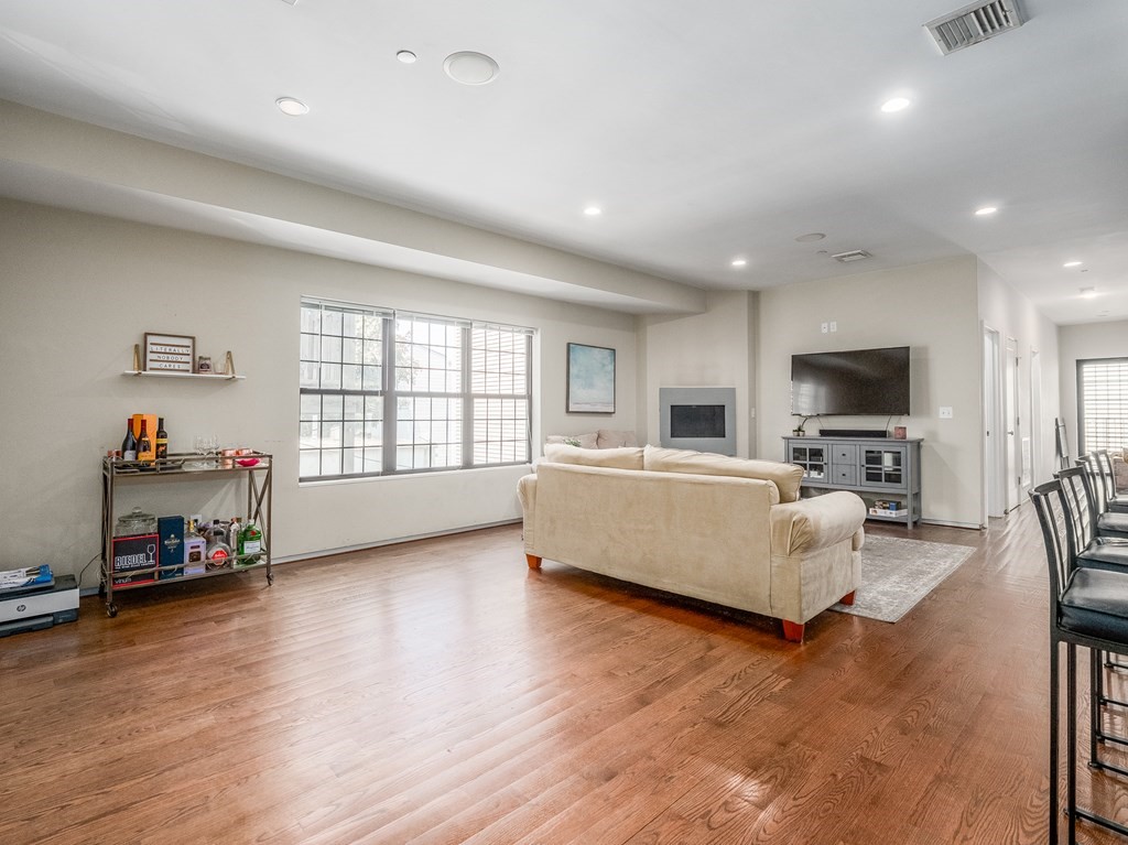 350 West Broadway, South Boston