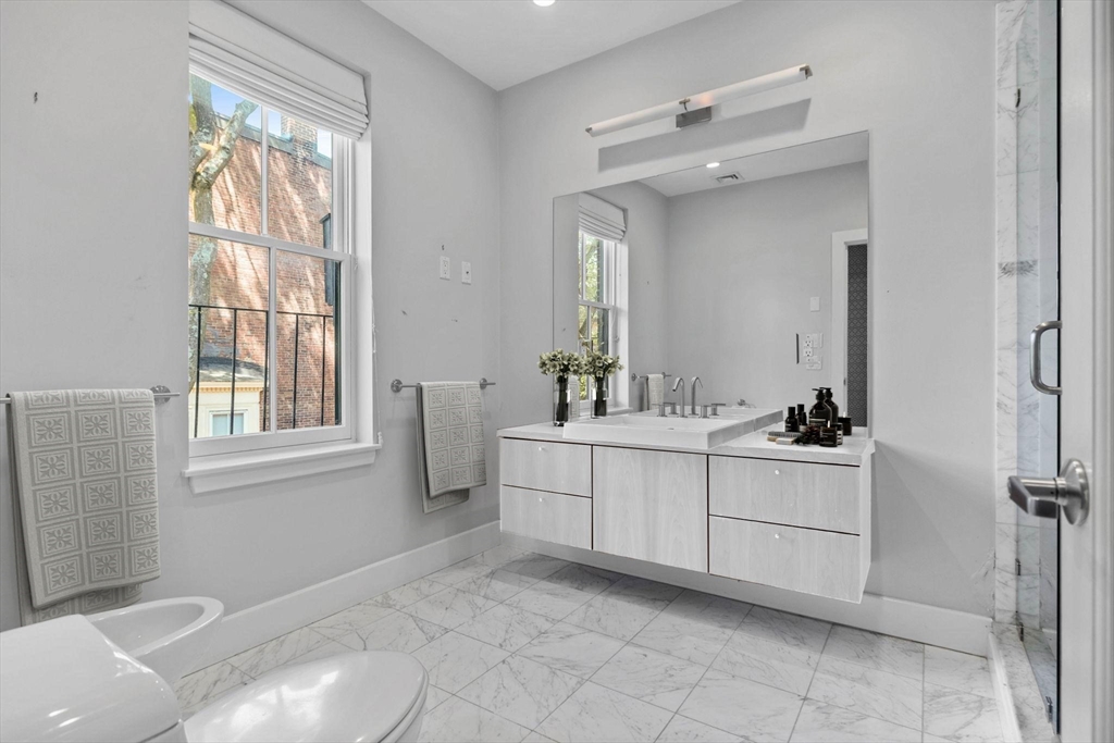 32 Clarendon, South End