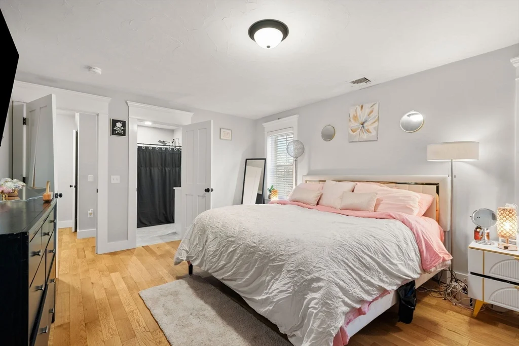 8 Patrick St, Attleboro