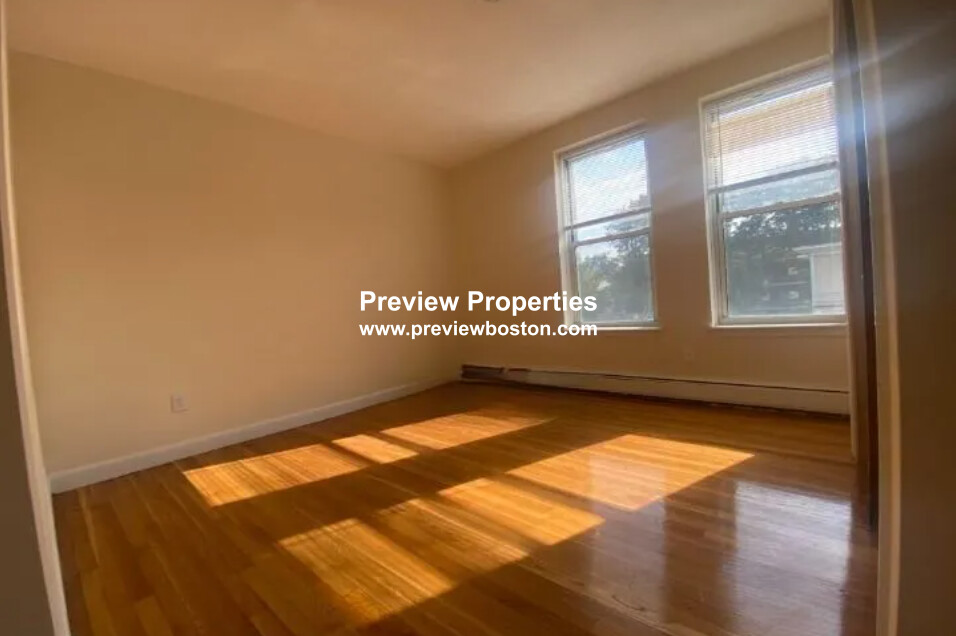 180 North Beacon St, Brighton