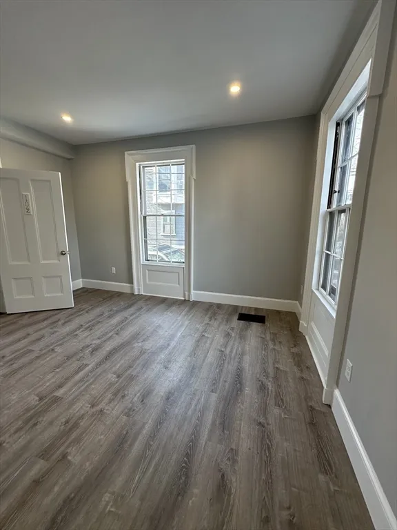 6 Monroe St, Salem