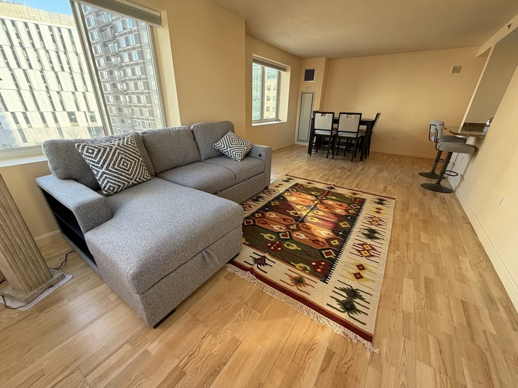 8 Museum Way, East Cambridge