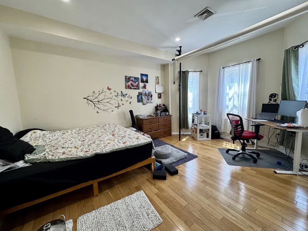 22 Elmore St, Roxbury