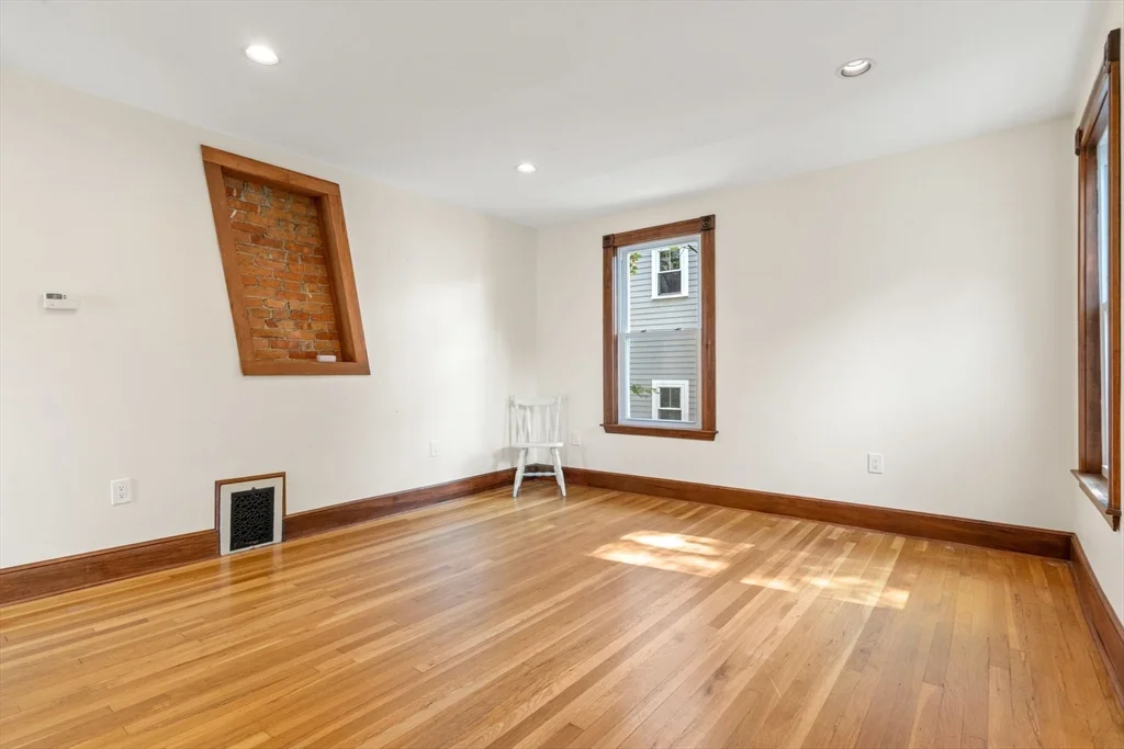 16 Edwin St, Brookline
