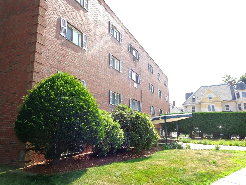 183 Mount Auburn St, Watertown