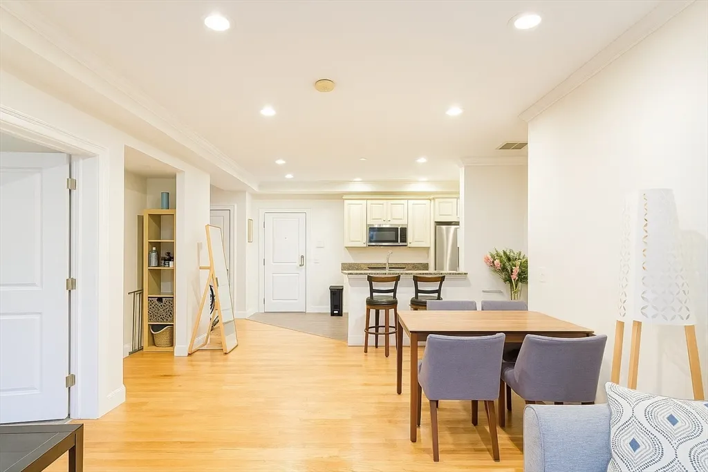 463 Rutherford Ave, Charlestown