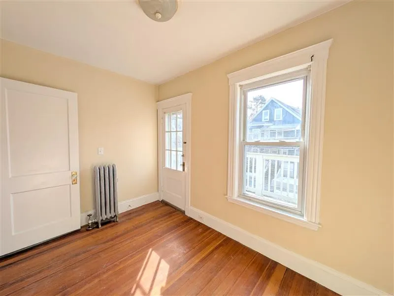 43 Orchard St, Medford