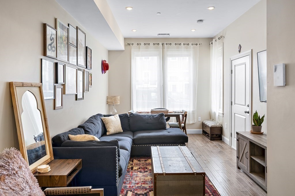 91 Chelsea St, East Boston