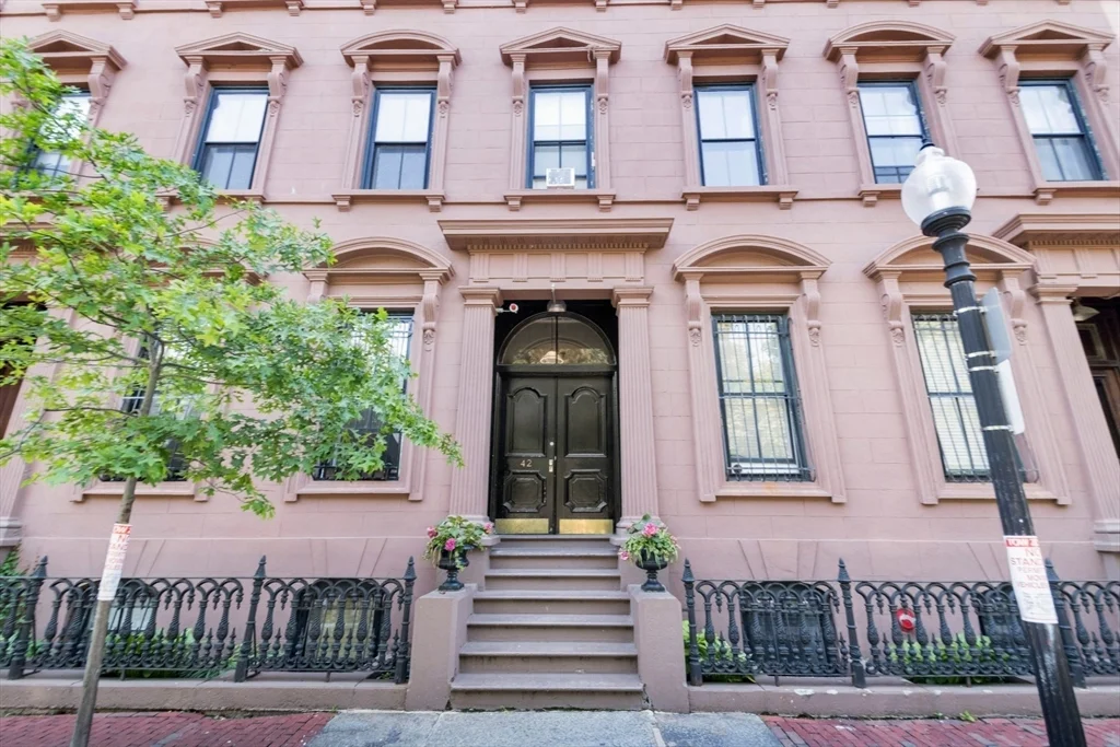 42 W Newton St, South End
