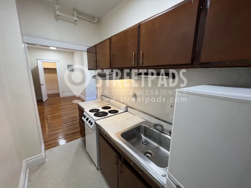31 Park Dr, Fenway