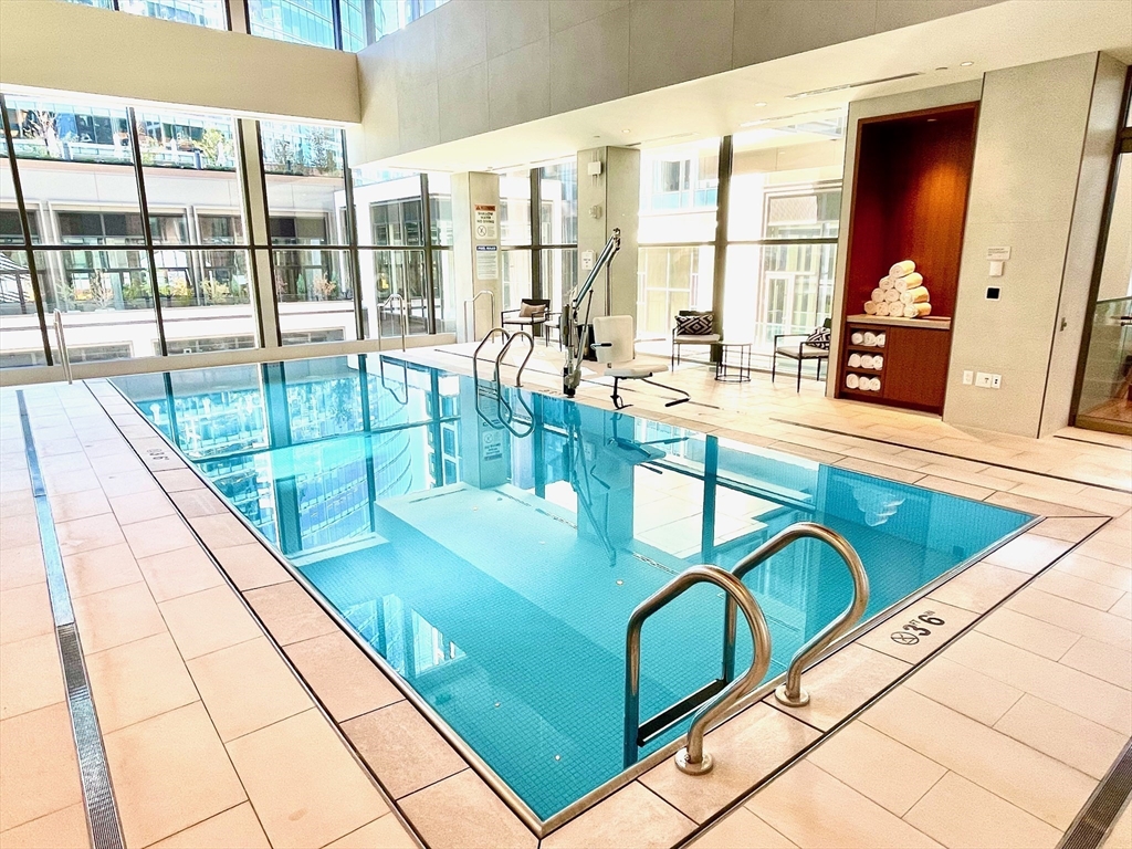 135 Seaport Blvd, Seaport District