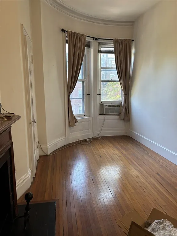 230 Commonwealth Ave, Back Bay