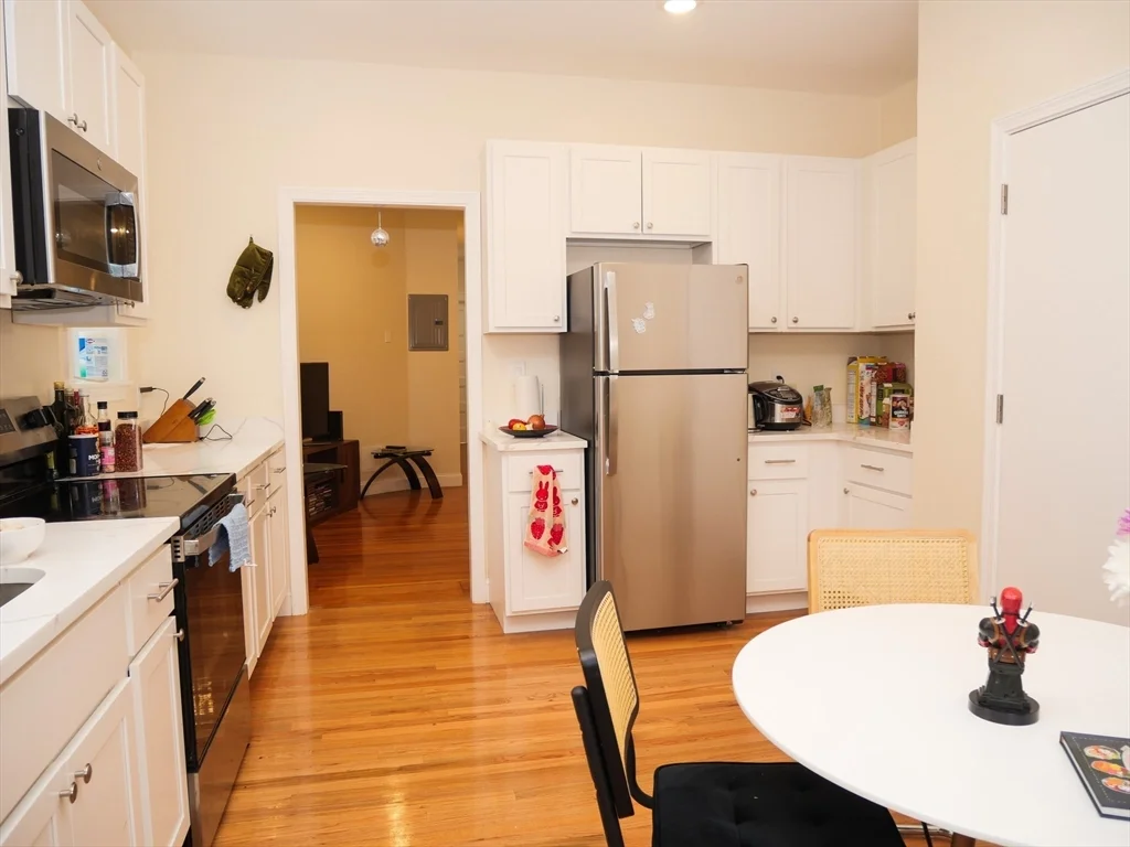 10 Beals, Coolidge Corner