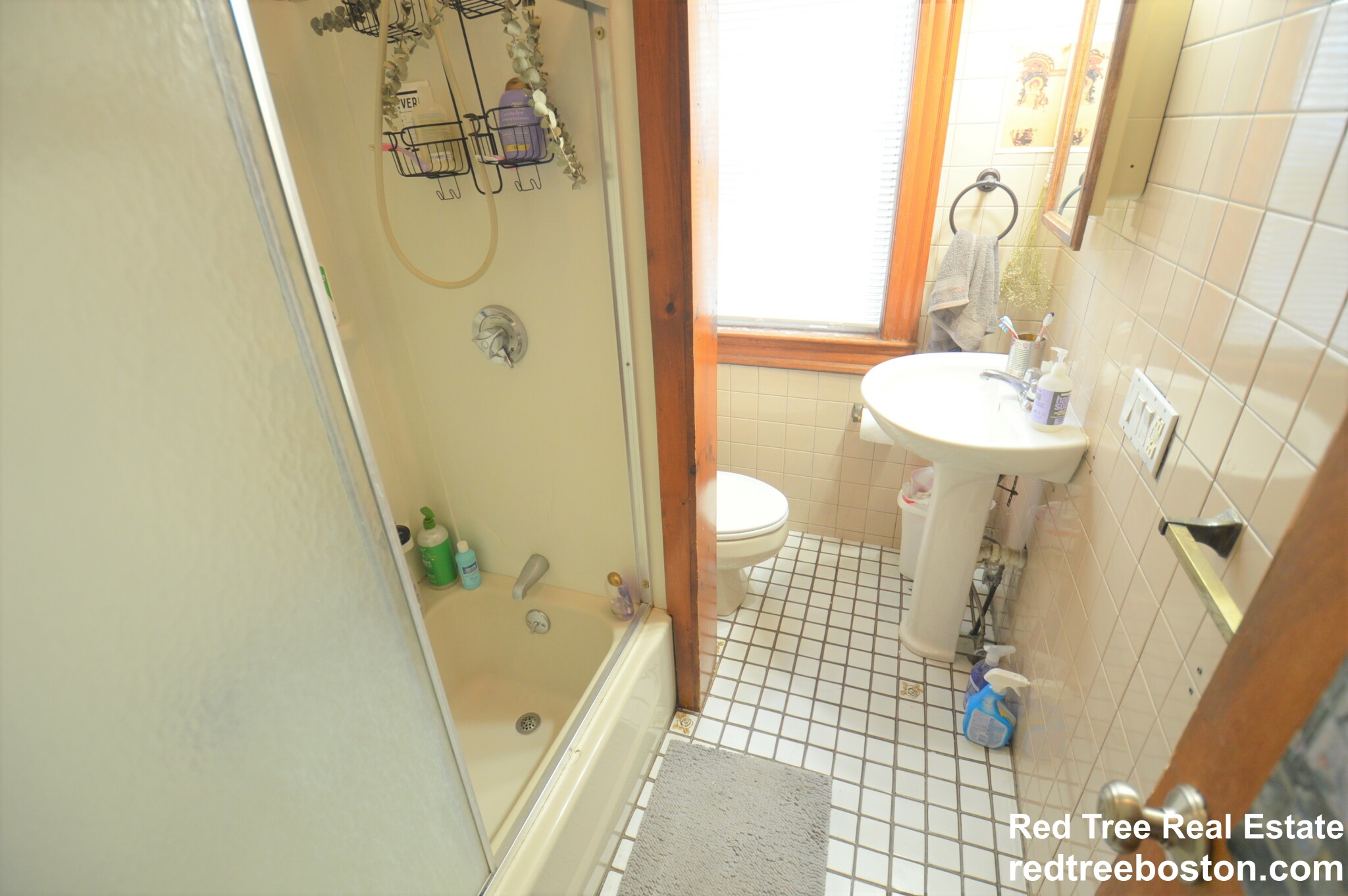 69 Woodlawn St, Jamaica Plain