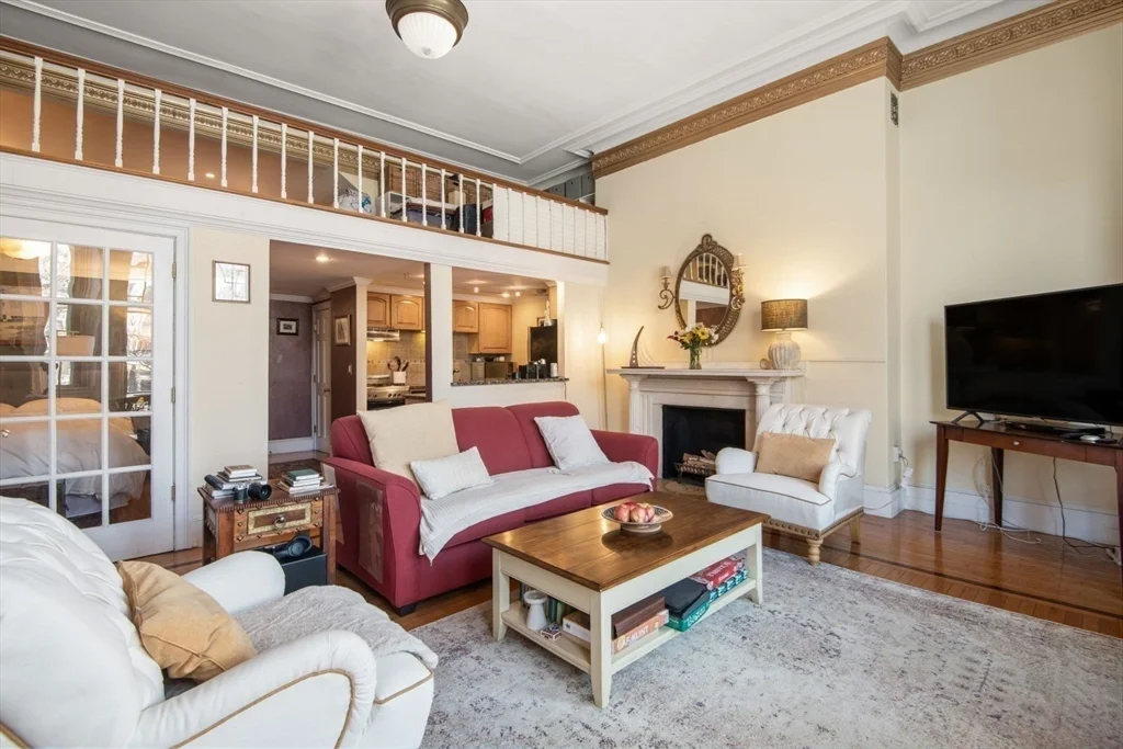 64 Commonwealth, Back Bay