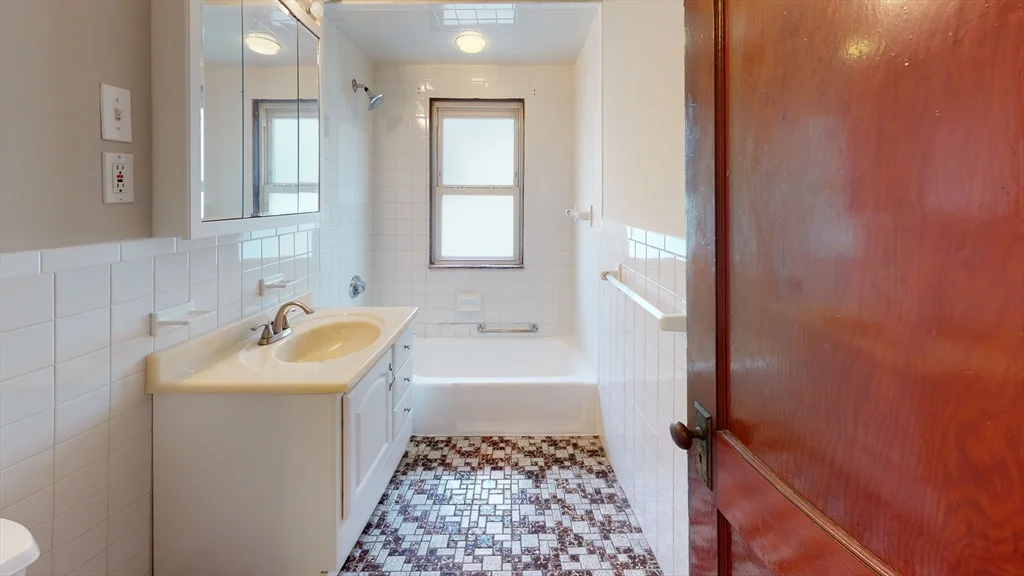 72-74 Harlow, East Arlington