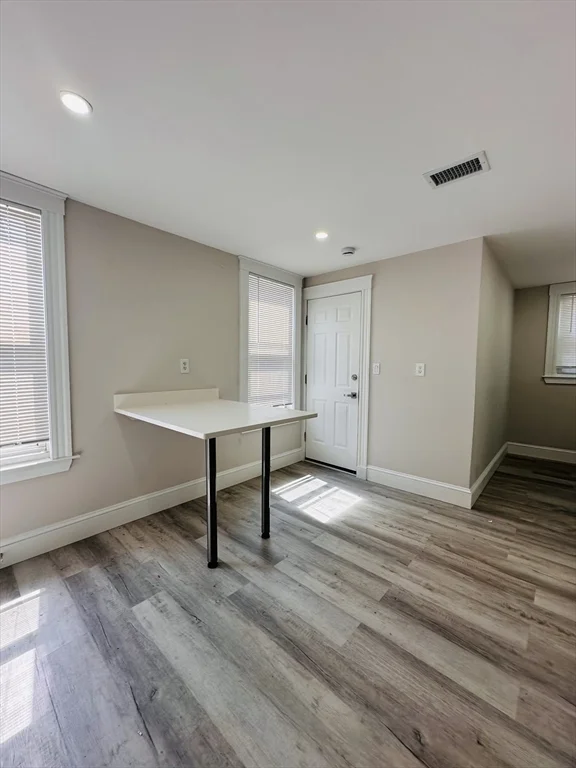 5 Sumner Sq, Dorchester