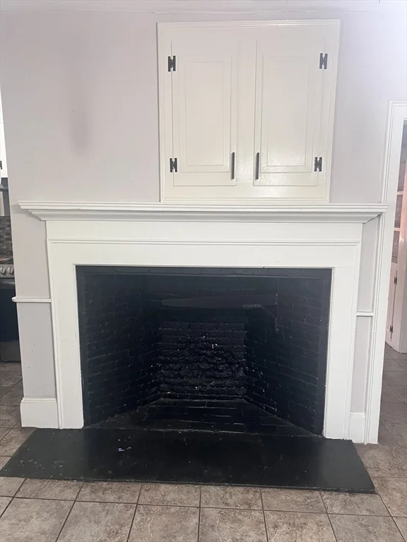 1602 Mammoth Rd, Dracut