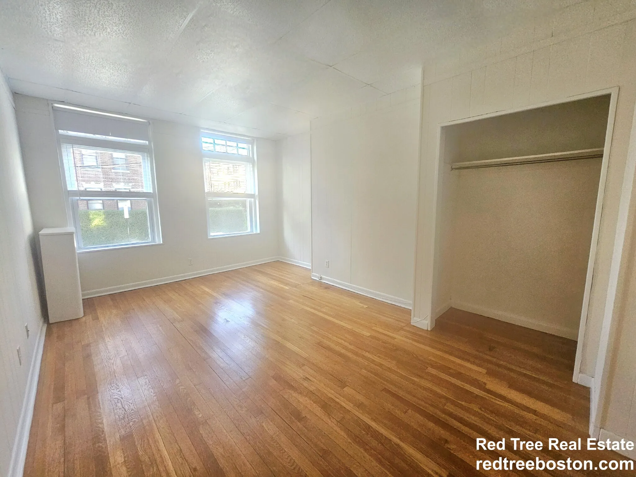 15 Green St, North Brookline