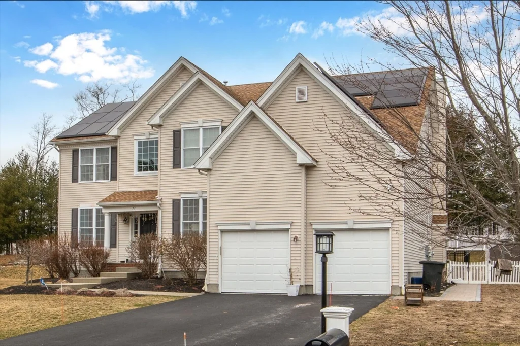 77 Hound Pack Cir, Walpole