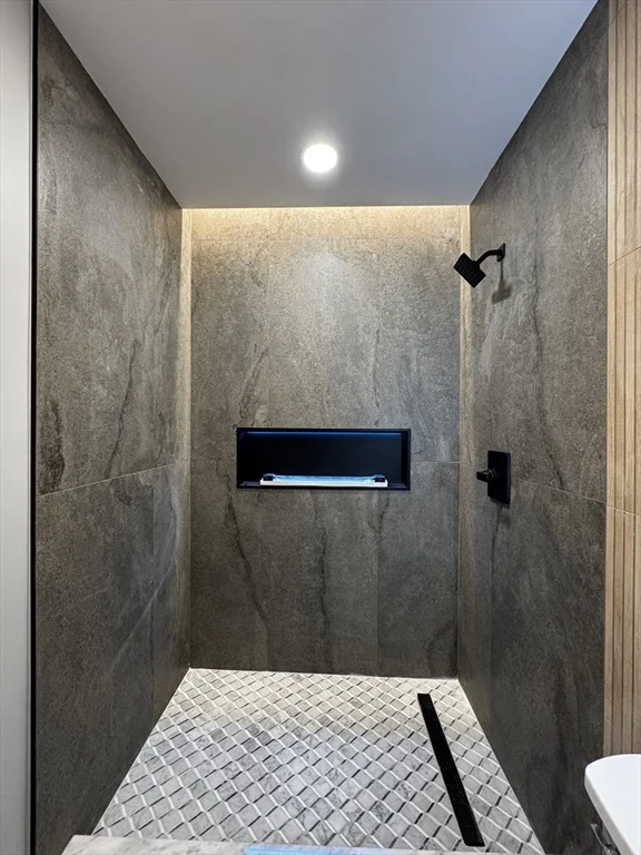 12 Linden St, Natick