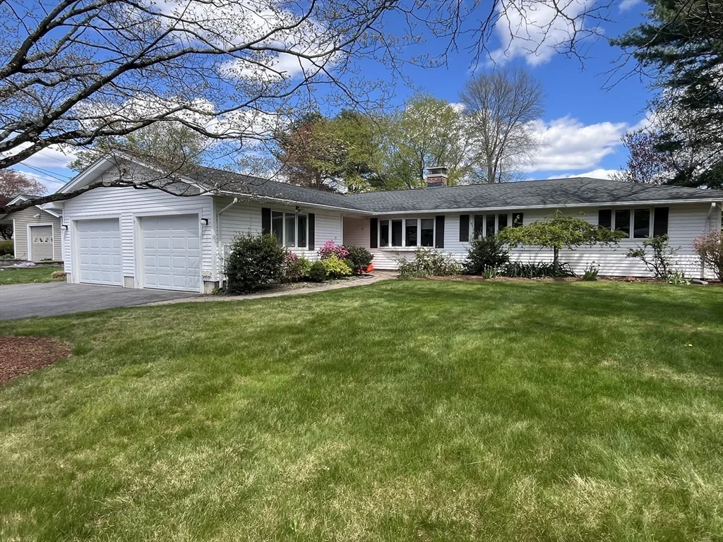 15 Leonard Rd, Framingham